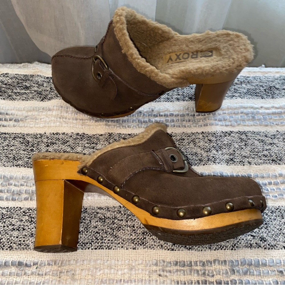 Indie Sleaze Y2K Roxy Torino Brown Suede Sherpa Buckle Wood Heel Clogs 7.5